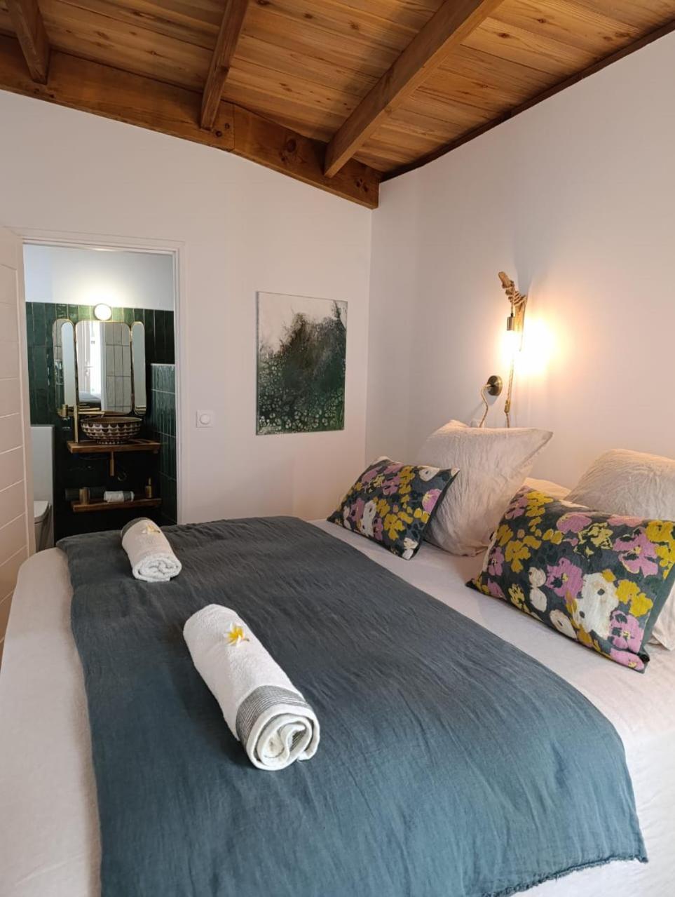 Hotel La Kaz Banian Saint Pierre Esterno foto